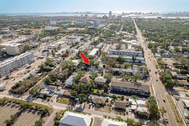 Building Photo - 110 Kenwood Ave