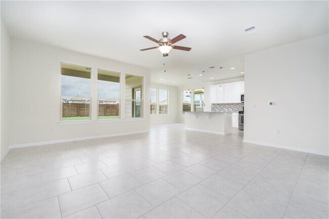 Foto del edificio - 13908 Eucalyptus Bnd