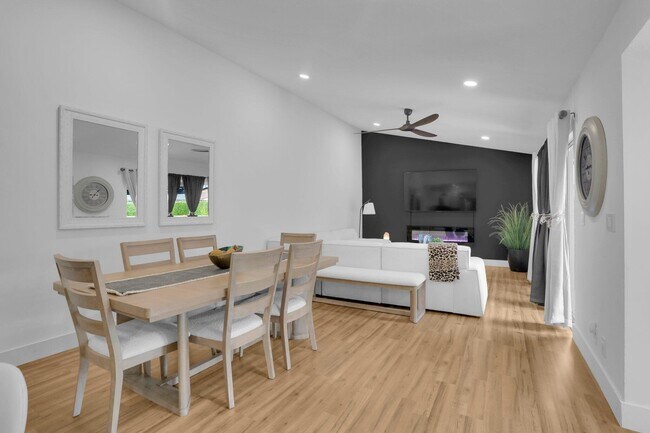 Building Photo - 4180 Landar Dr N