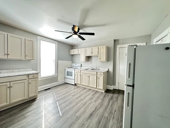 Photo - 252 E Loudon Ave House