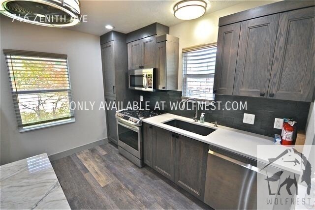 Primary Photo - 746 Zenith Ave