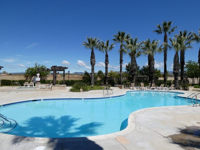 Building Photo - 2 Bedroom Condo for Rent in Canyon Country!