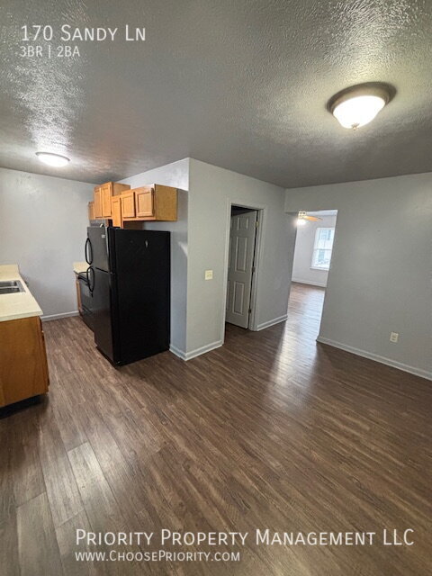 Foto del edificio - 170 Sandy Ln