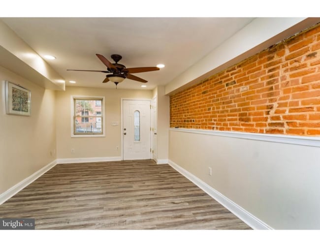 Building Photo - 306 S Poppleton St