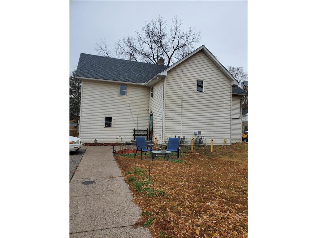 Primary Photo - 8330 Cedar St