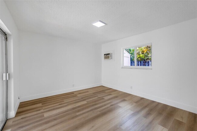 Foto del edificio - 2020 NW 33rd Ct
