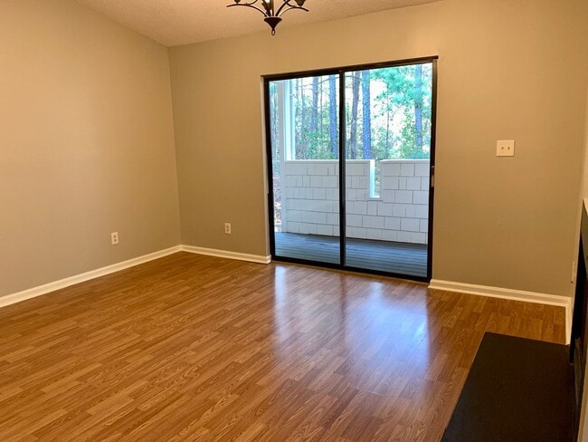 Building Photo - 2bd/2ba Condo in South Durham, Only One Mi...