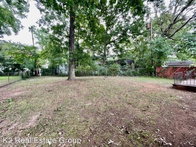 Building Photo - 3 br, 1.5 bath House - 4533 Thornwood Road