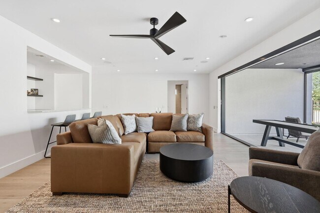 Foto del edificio - 4544 N Evans Dr