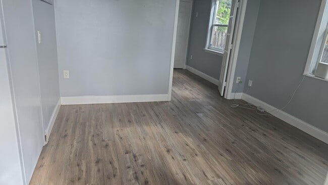 Foto del edificio - 220 Fleming Ave