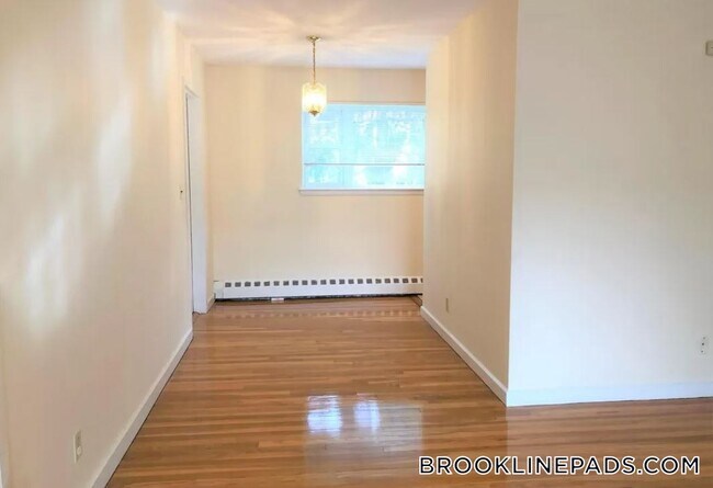 Building Photo - 59 Parkman St