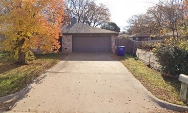 Building Photo - 1123 Cardinal Oaks Dr
