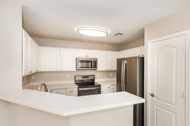 Building Photo - 16634 N 153rd Dr