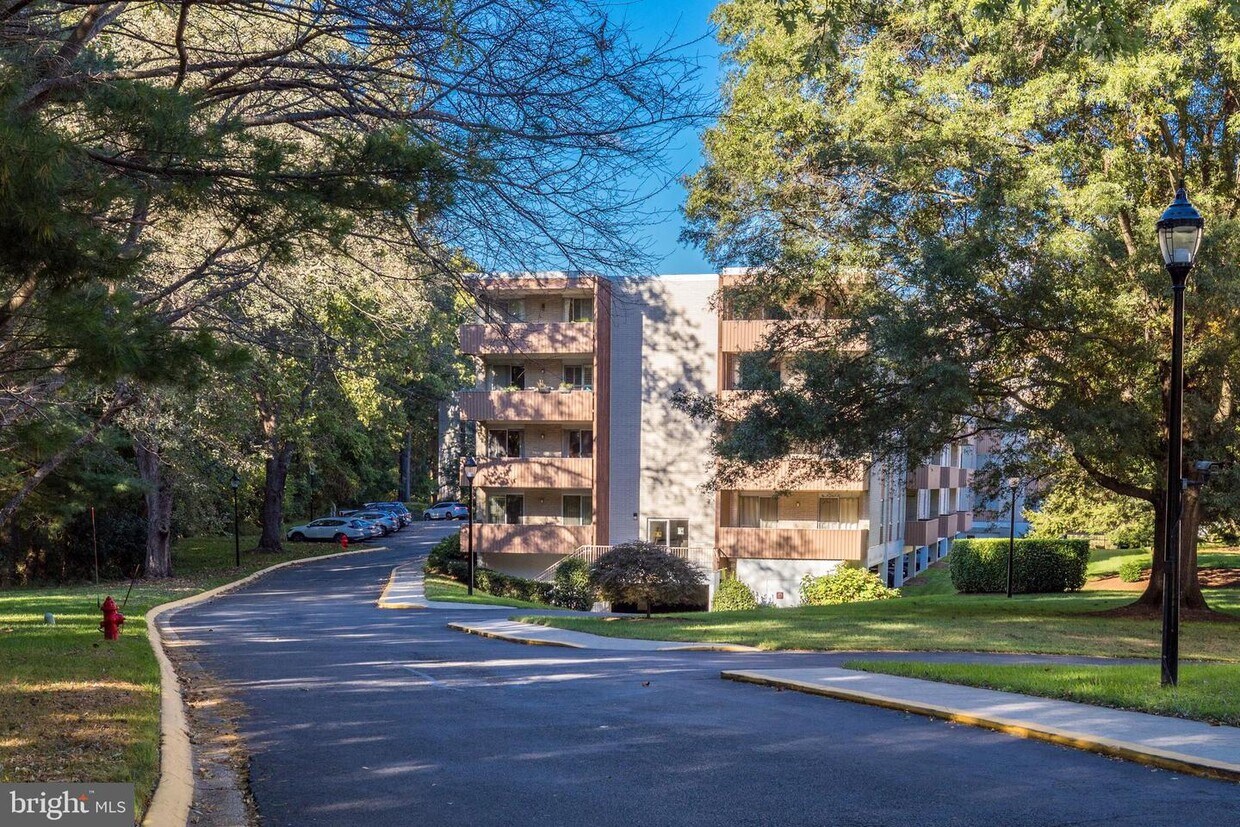 7505 Democracy Blvd Unit A428, Bethesda, MD 20817 Condo for Rent in