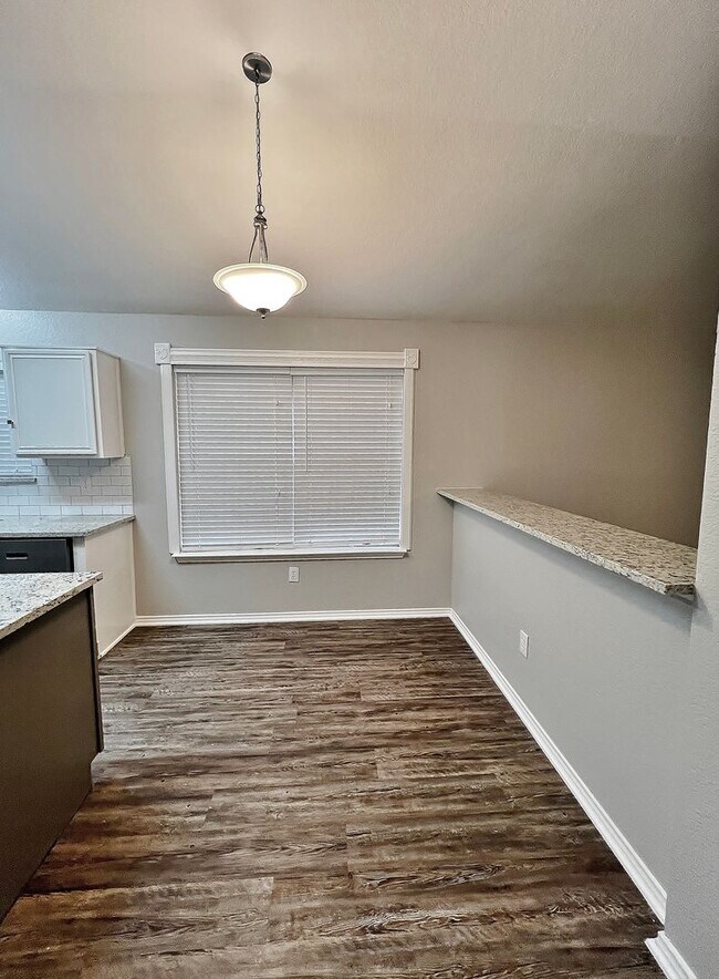 Building Photo - Spacious 4/2/2 in Cedar Hill For Rent!