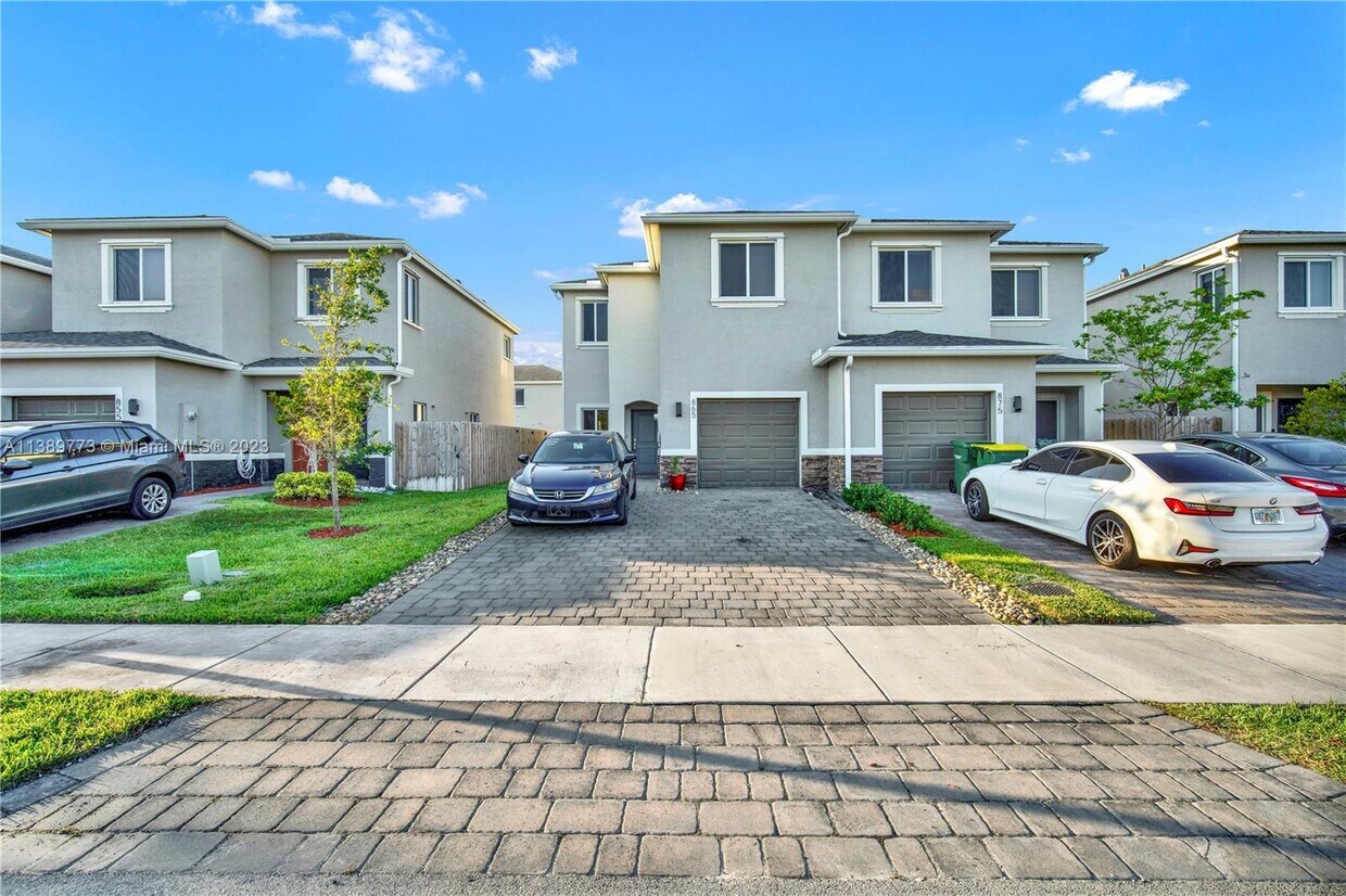 865 SE 17th Ct, Homestead, FL 33035 Townhome Rentals in Homestead FL