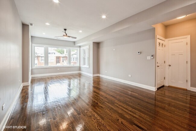 Foto del edificio - 7215 S Ridgeland Ave