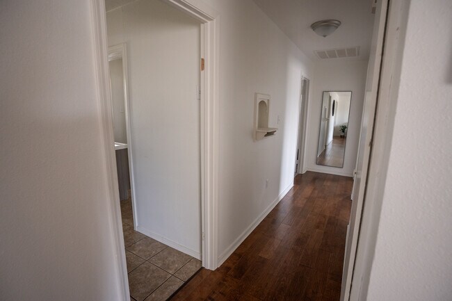 Foto del edificio - 1559 Parr St