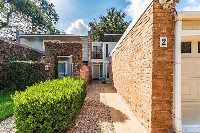 Building Photo - 2 Dorado Dr