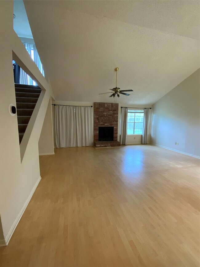 Building Photo - 5027 Kleinway Dr