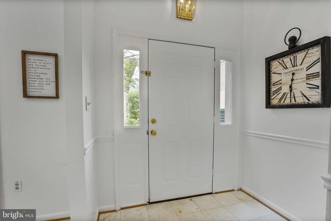 Building Photo - 4223 N Carlin Springs Rd