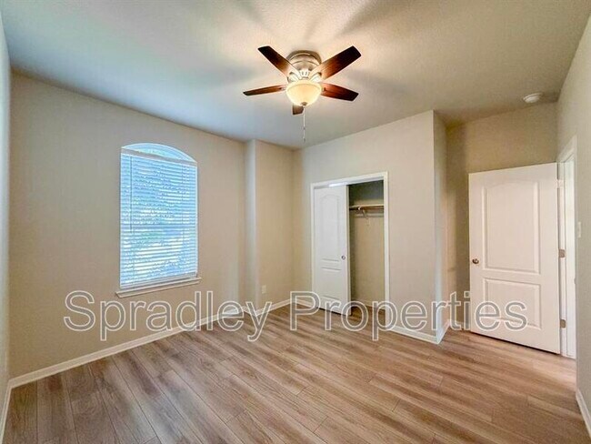 Building Photo - 10229 Eaglefire Dr