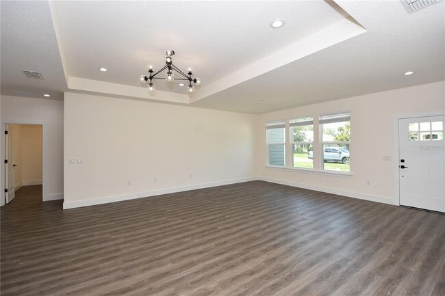 Foto del edificio - 100 White Hall Dr