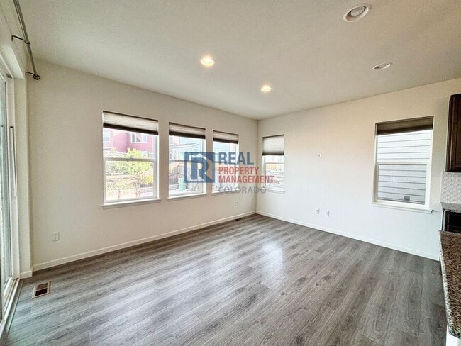 Building Photo - 4662 High Mesa Cir