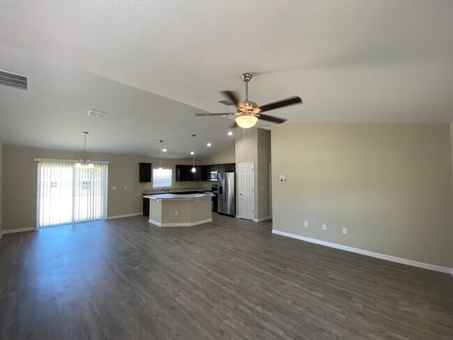Foto del edificio - Custom Home - Desirable SW Ocala Neighborh...
