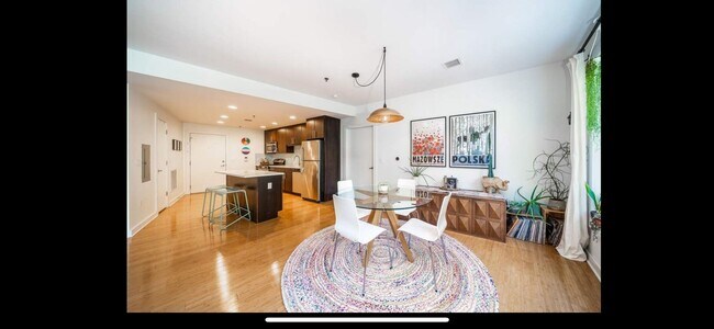 Building Photo - 517 Jackson St