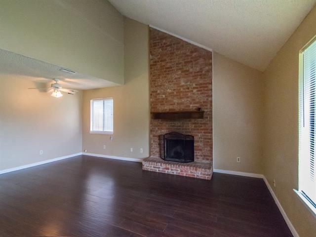 Building Photo - 2526 Royalty Dr
