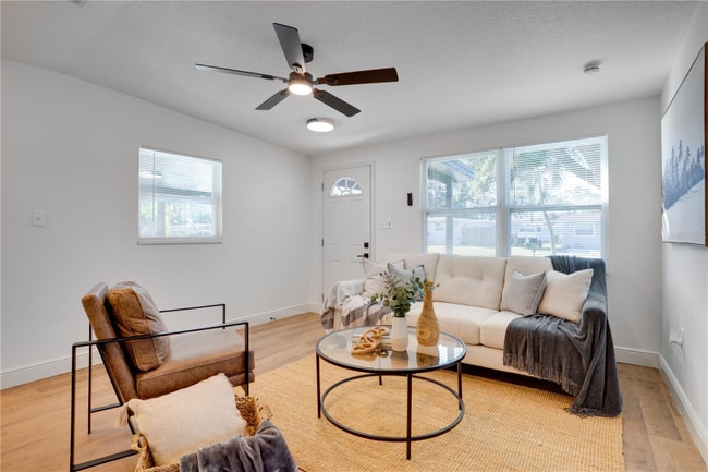 Foto del edificio - 11797 104th St