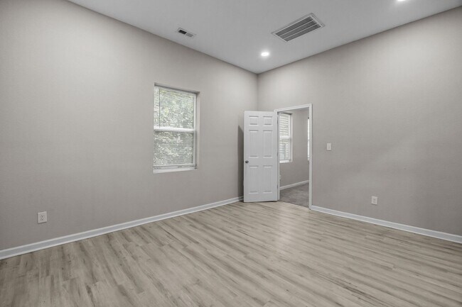Foto del edificio - 126 Linden Ave