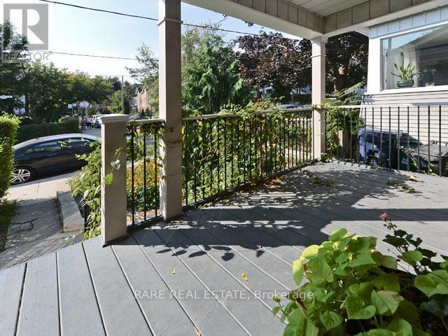 Photo du bâtiment - 318 Riverdale Ave
