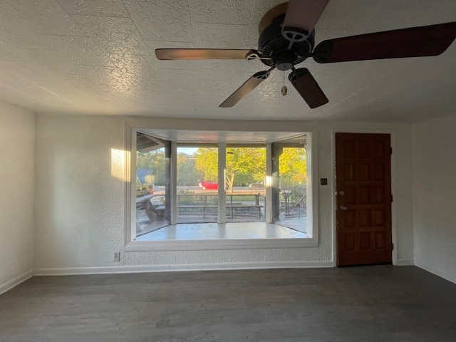 Building Photo - 2527 Riverside Dr