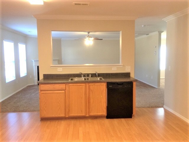 Building Photo - 1727 Rustic Arch Way