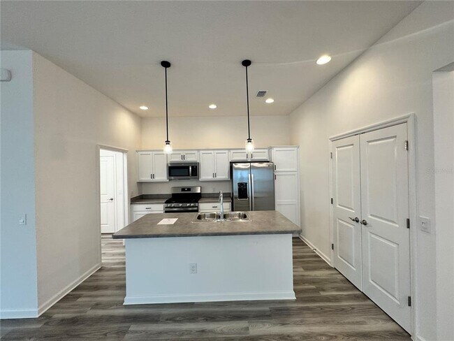 Foto del edificio - 854 Morley Ave