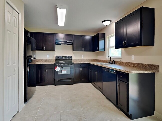 Foto del edificio - 4605 SW 172nd Street Rd