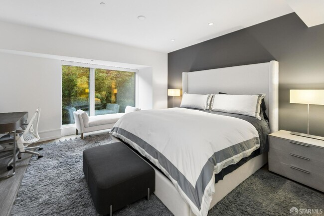 Building Photo - 2121 Webster St