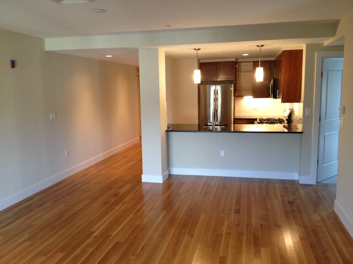 Foto principal - 321 Hammond Pond Pky
