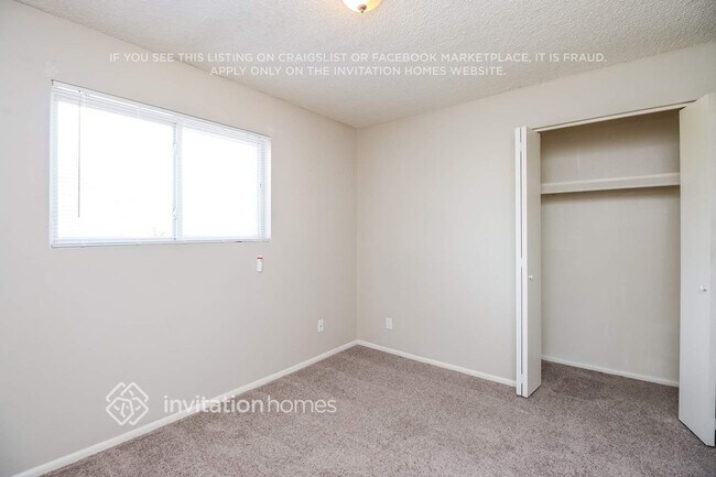 Foto del edificio - 1249 E 8th St