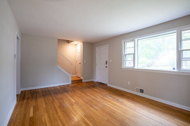 Building Photo - Beautiful 4 BR/3 BR Single-Family Home in ...