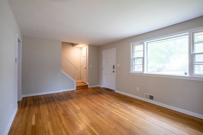 Foto del edificio - Beautiful 4 BR/3 BR Single-Family Home in ...