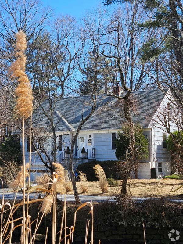 Building Photo - 1035 Shore Acres Dr