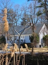 Building Photo - 1035 Shore Acres Dr