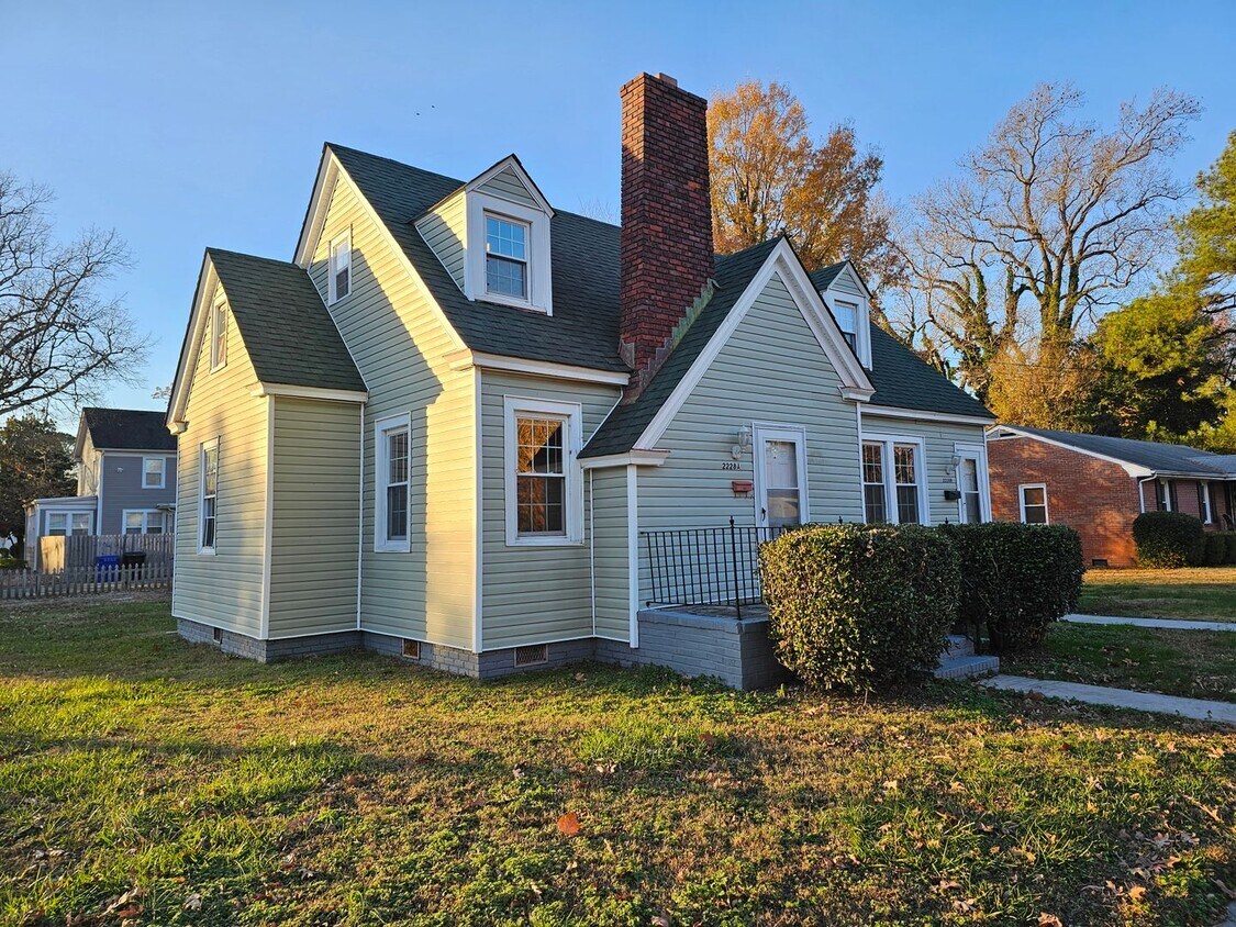 Foto principal - 2228 Lansing Ave