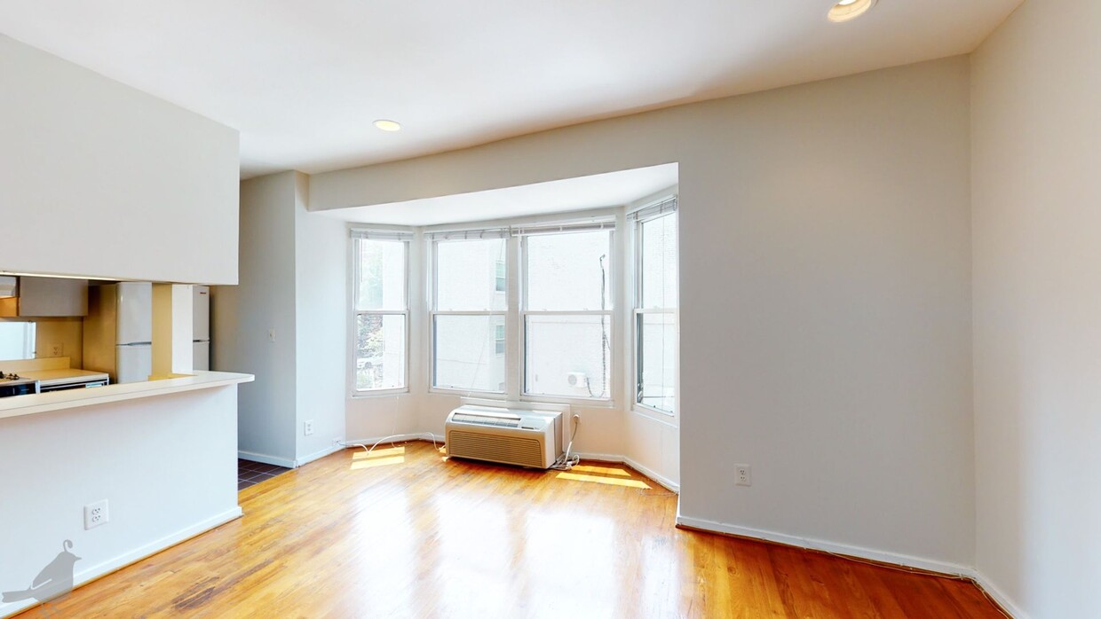 Primary Photo - Stylish Studio in Adams Morgan! Amazing Lo...