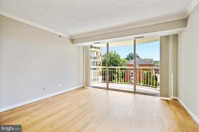 Building Photo - 1200 Braddock Pl