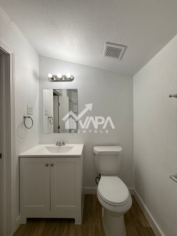 Building Photo - 247 Longview Dr
