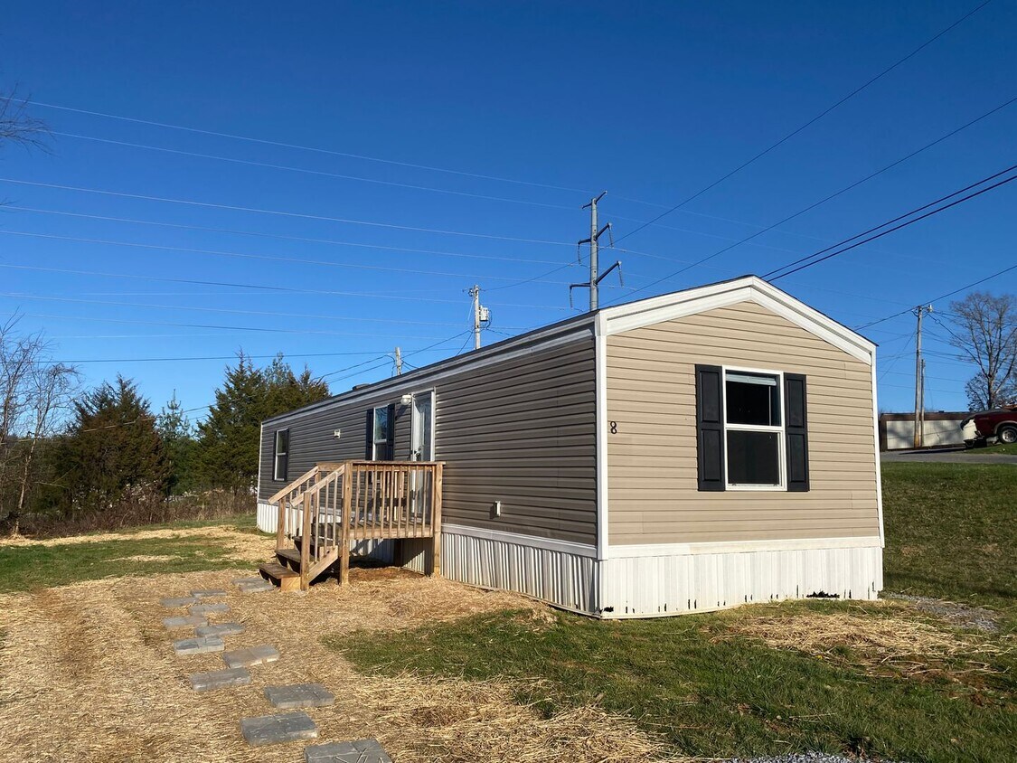 Foto principal - 102 Claude Simmons Rd